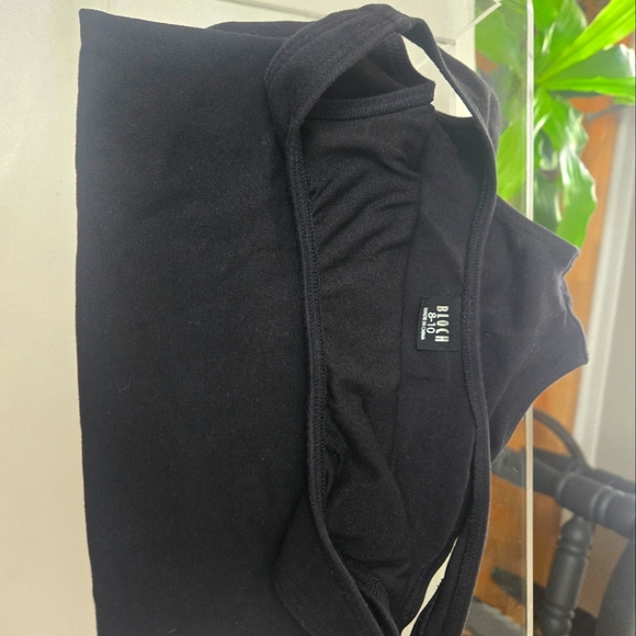 🖤5/$25 Girls 8-10 Bloch Leotard Black EUC - Picture 2 of 5